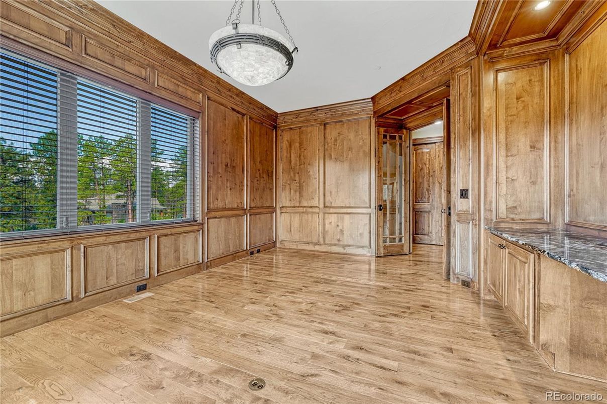 Empty room, Interior, Recessed Lighting, Wood Texture Flooring, Wooden Walls