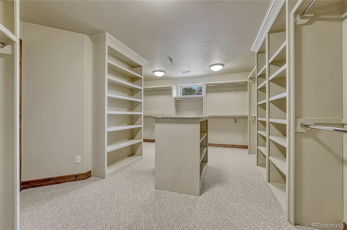 Interior, Walk-in Closets