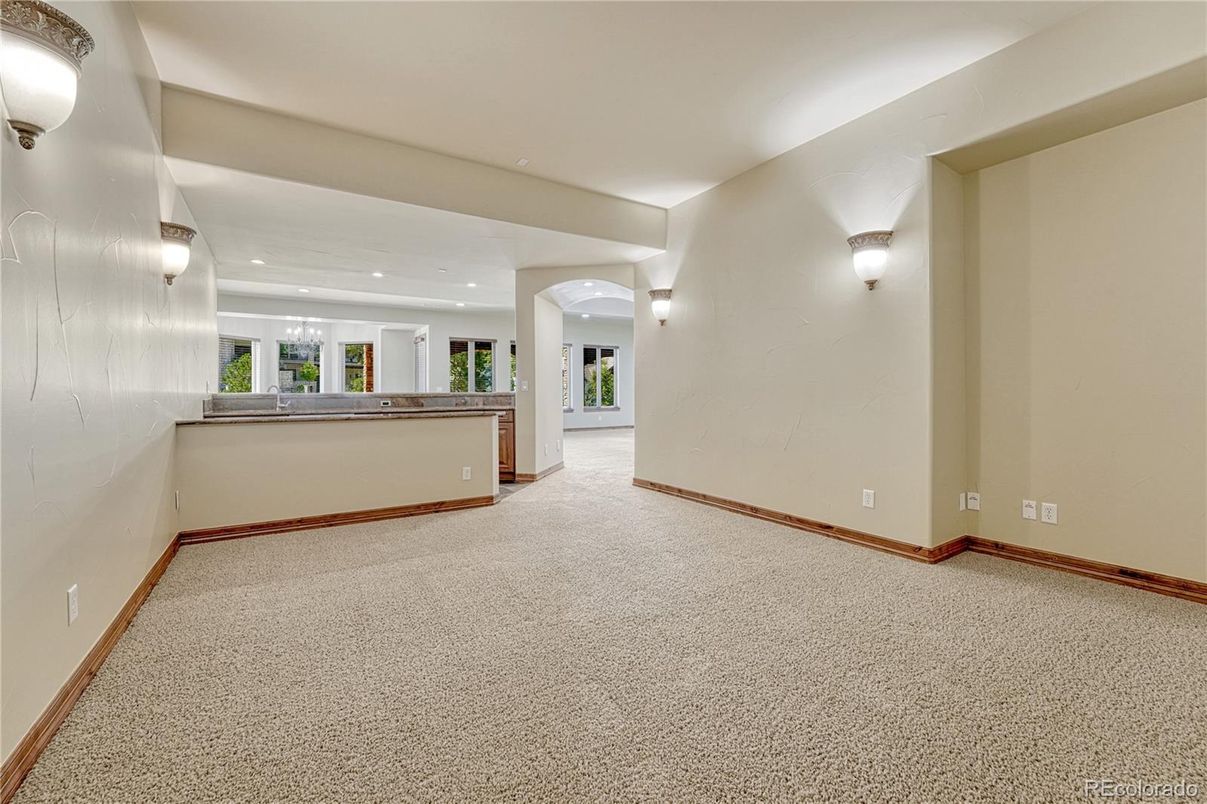 Empty room, Interior, Recessed Lighting