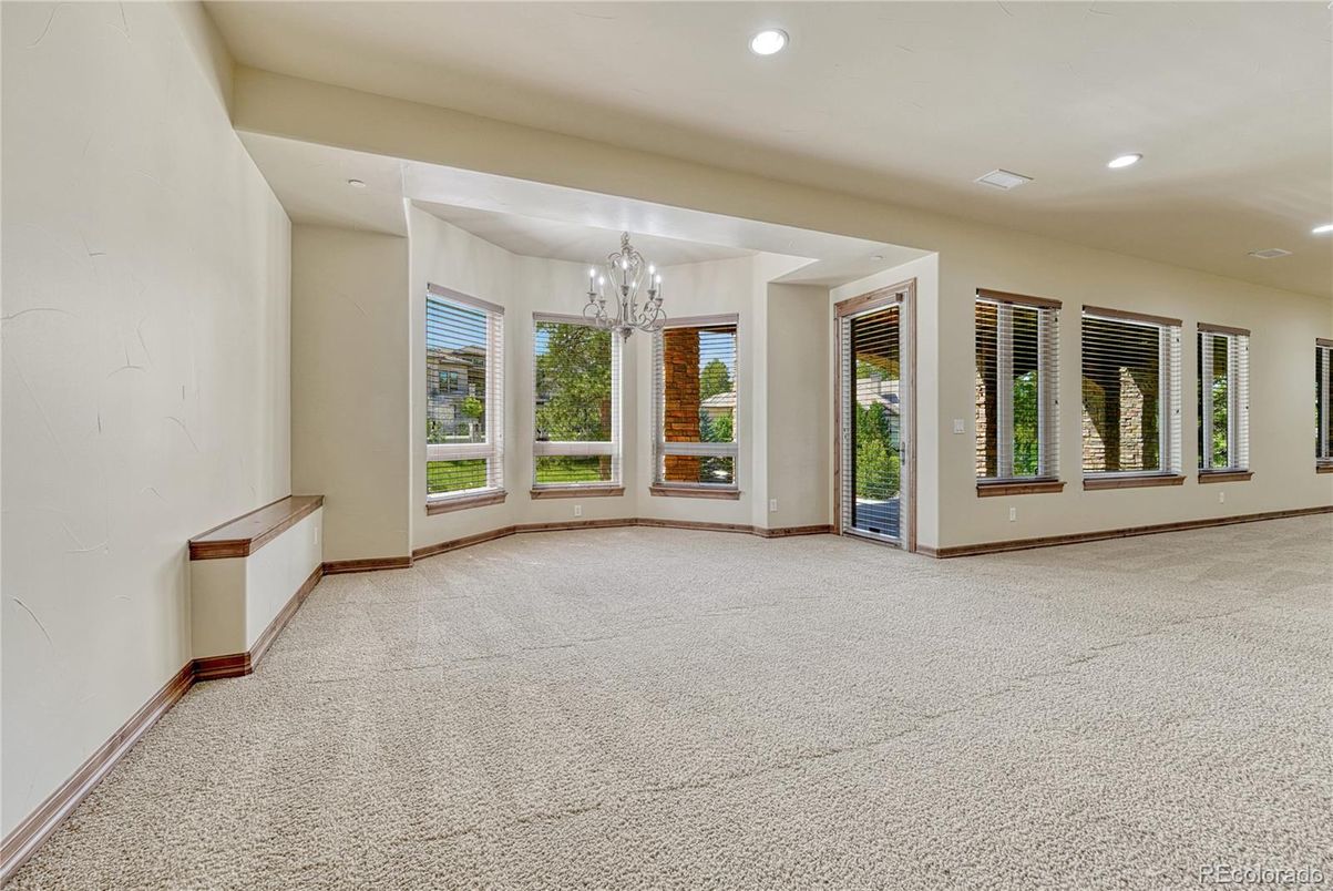 Chandelier, Empty room, Interior, Recessed Lighting