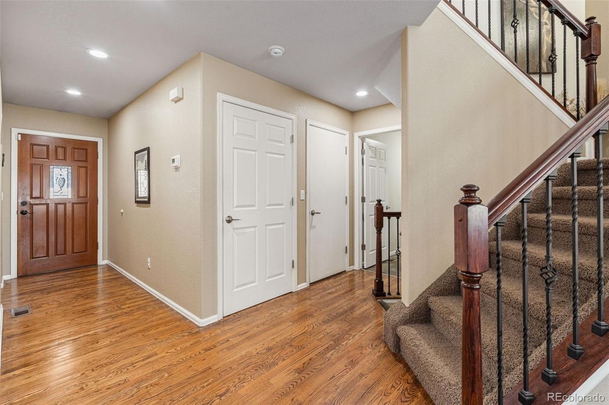 Interior, Recessed Lighting, Wood Texture Flooring