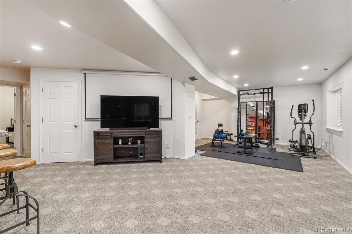 Fitness Equipment, Interior, Recessed Lighting