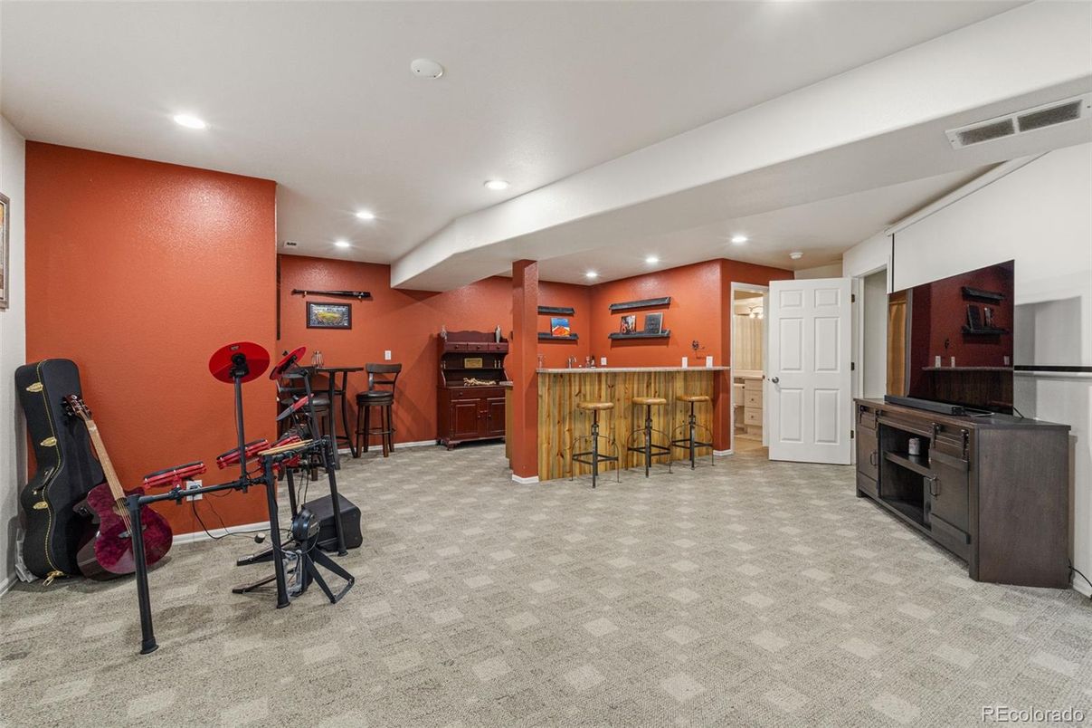 Fitness Equipment, Interior, Recessed Lighting