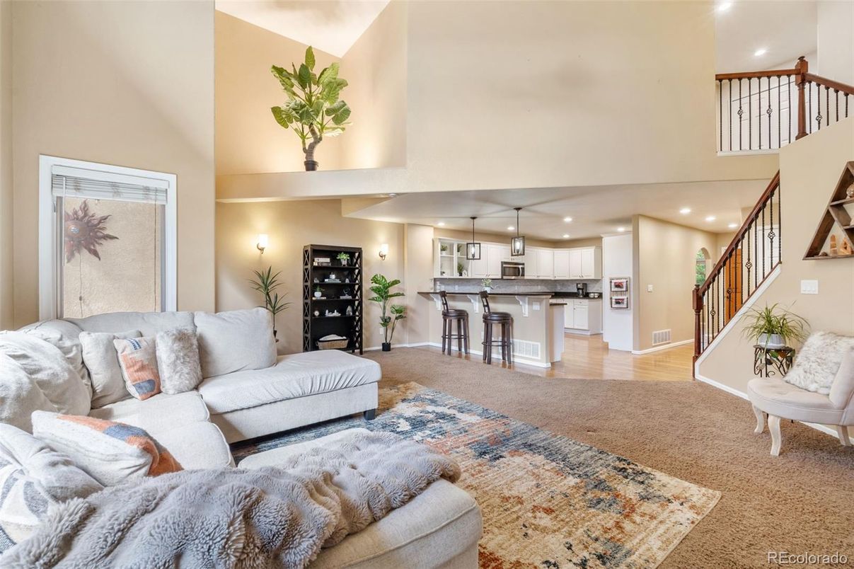 Interior, Kitchen, Living room, Pendant Lights, Recessed Lighting, Wood Texture Flooring
