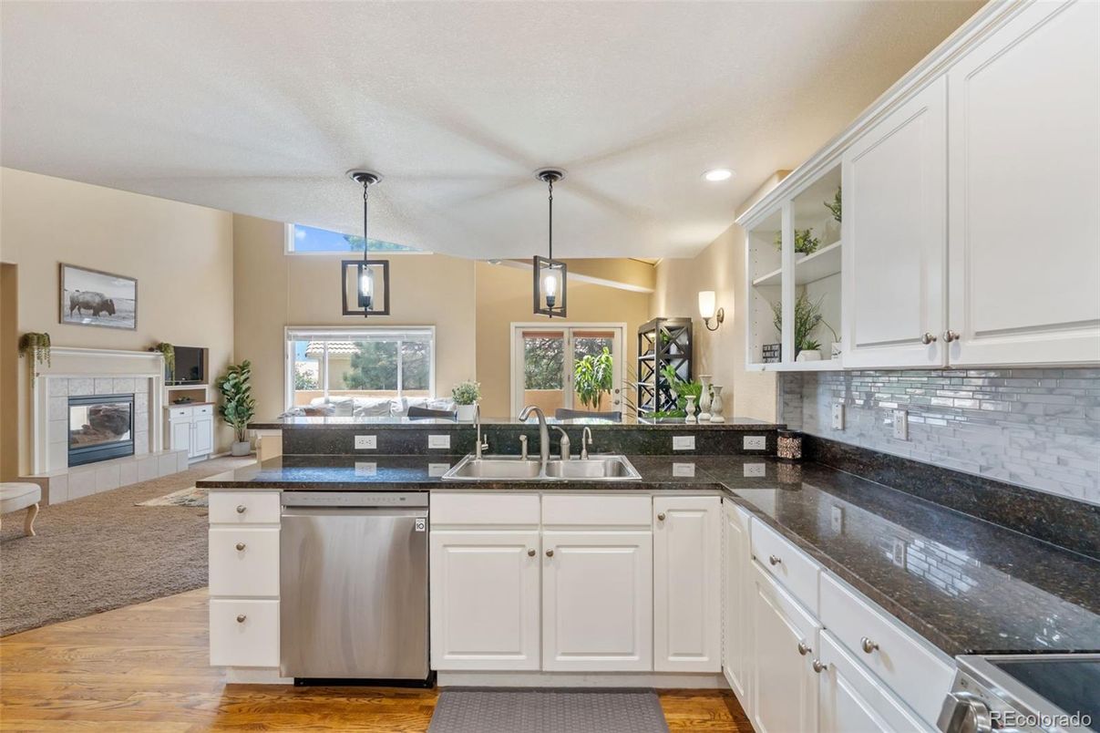 Fireplace, Interior, Kitchen, Pendant Lights, Recessed Lighting, Wood Texture Flooring