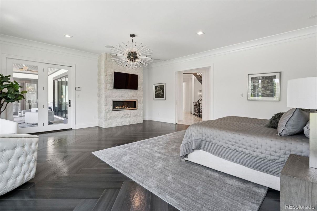 Bedroom, Fireplace, Interior, Pendant Lights, Recessed Lighting, Wood Texture Flooring