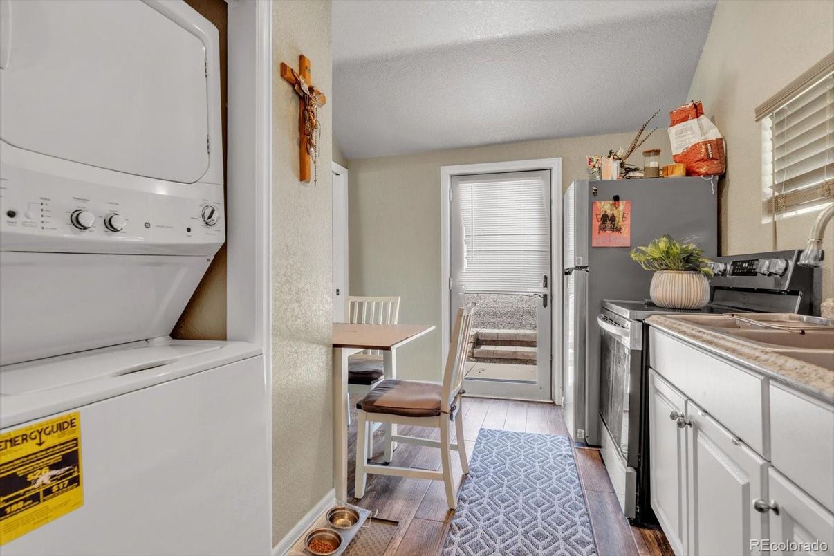 Interior, Kitchen, Utility Closets, Washer, Wood Texture Flooring