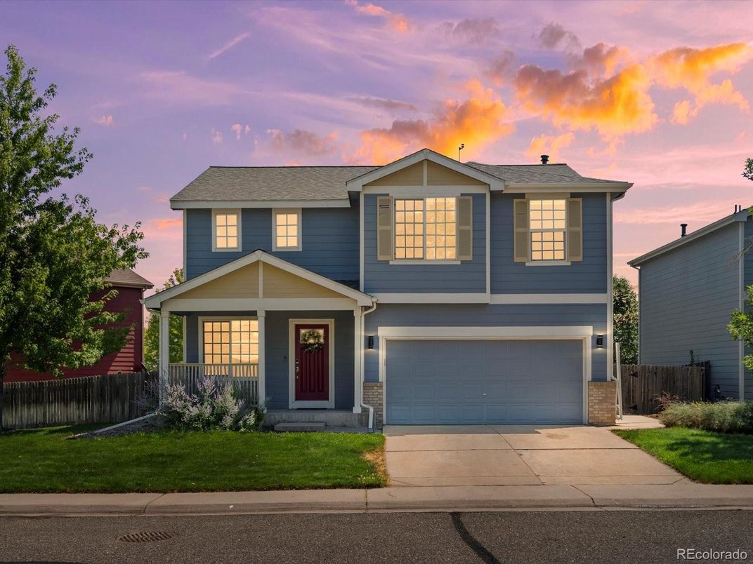 Attached, Exterior, Facade, American Craftsman