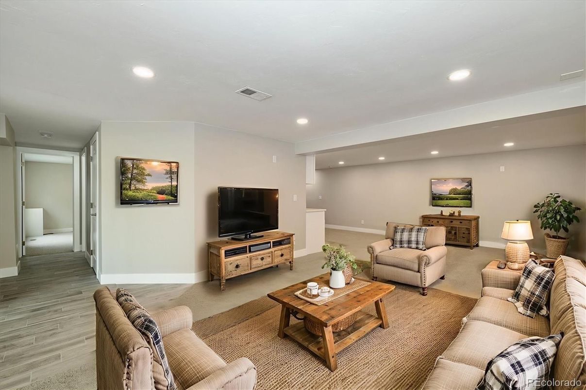 Interior, Living room, Recessed Lighting, Wood Texture Flooring