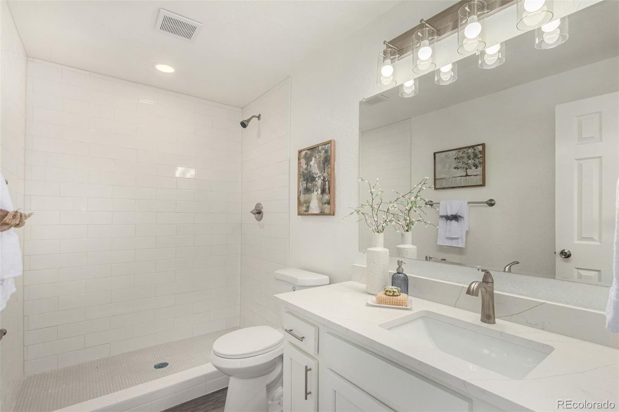 Bathroom, Interior, Recessed Lighting