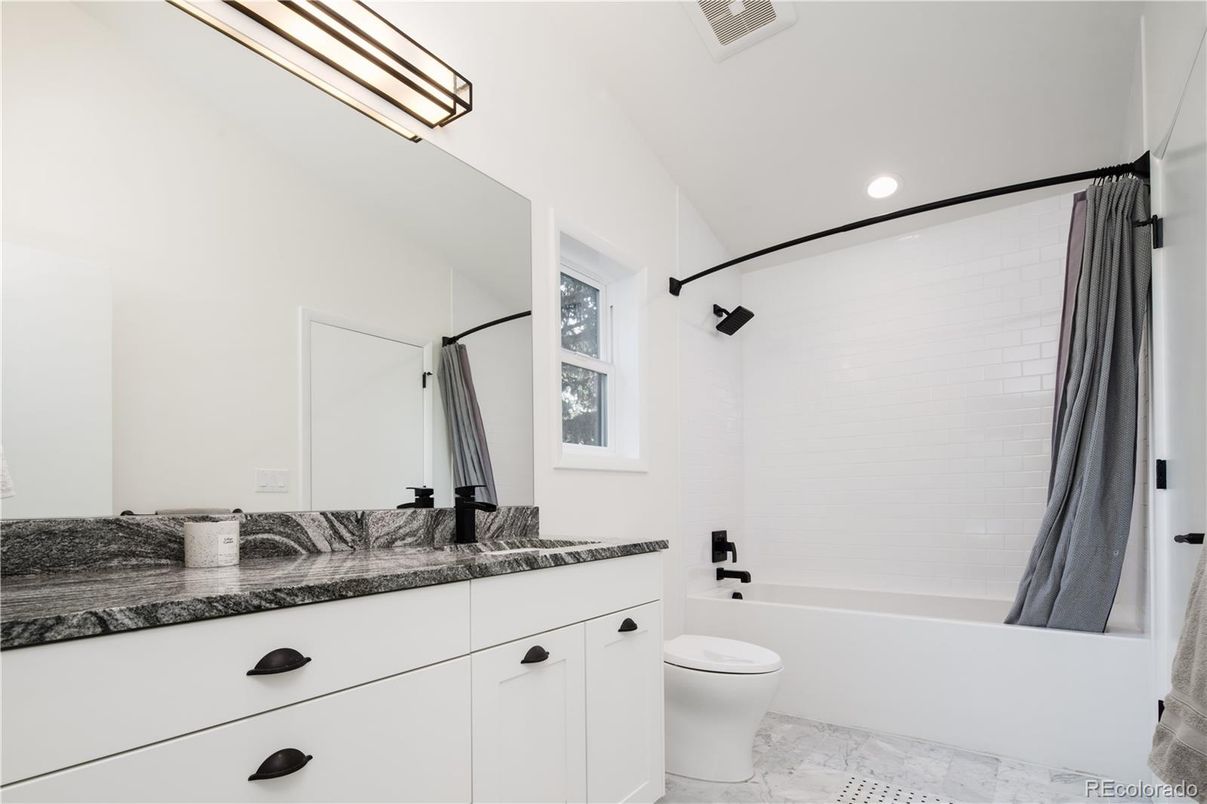 Bathroom, Interior, Marble, Recessed Lighting