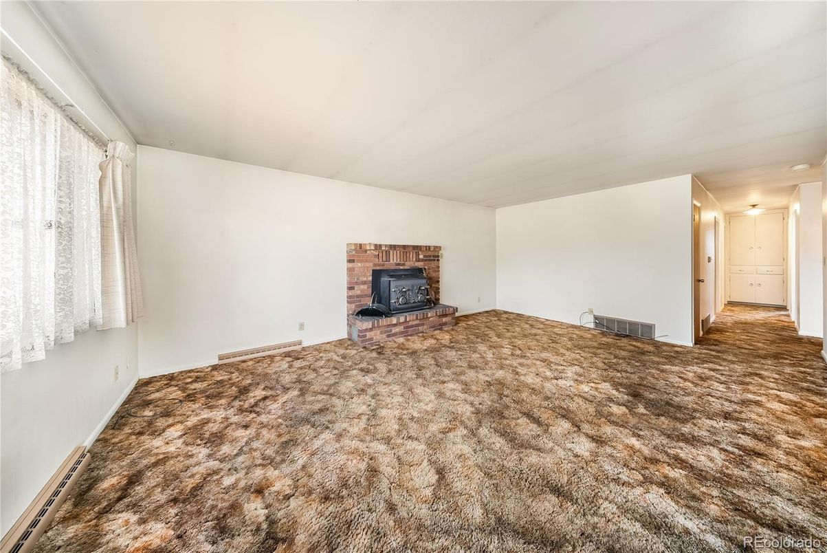 Empty room, Fireplace, Interior