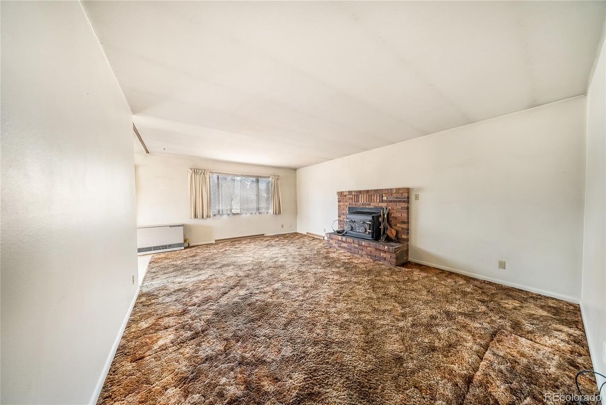 Empty room, Fireplace, Interior