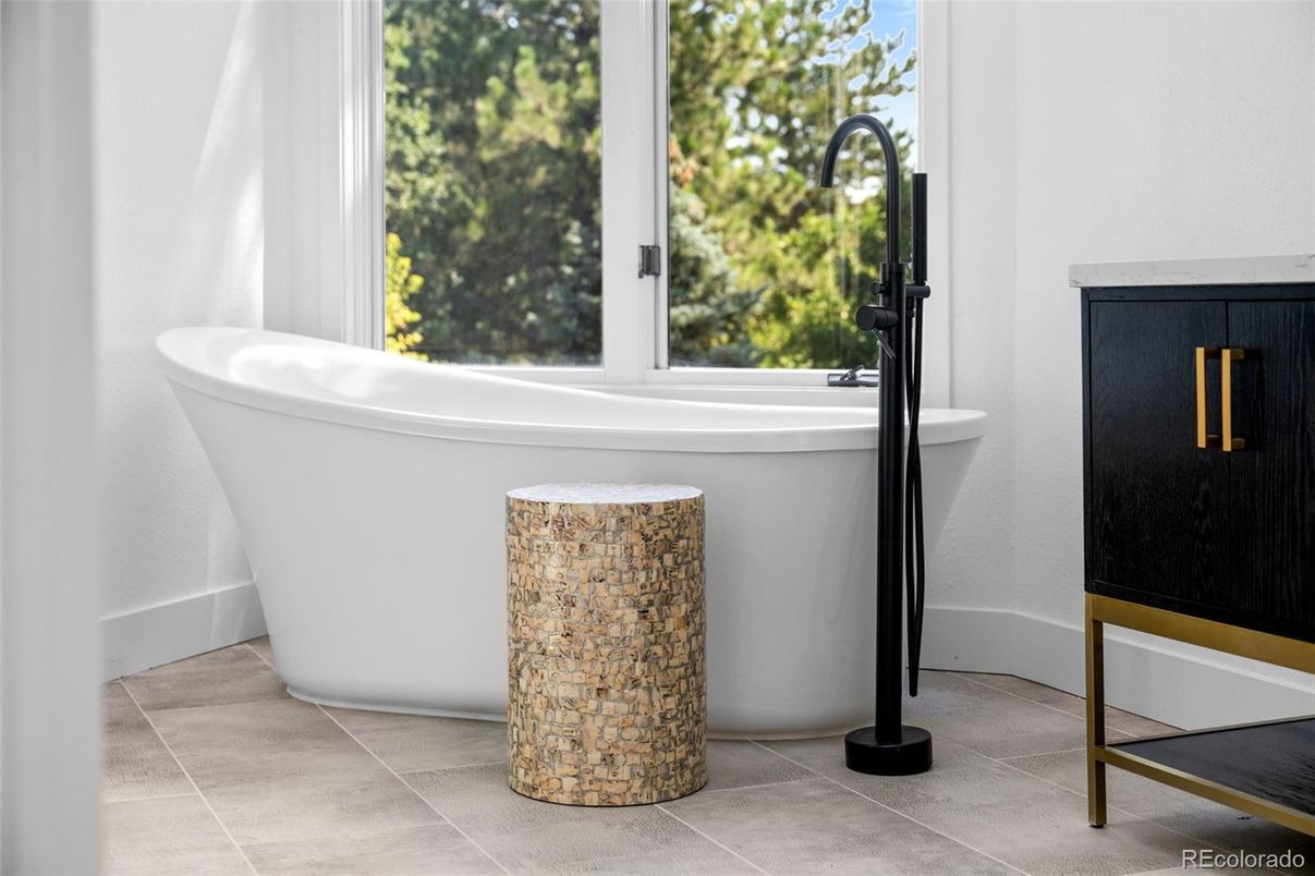 Bathroom, Free Standing Baths, Interior