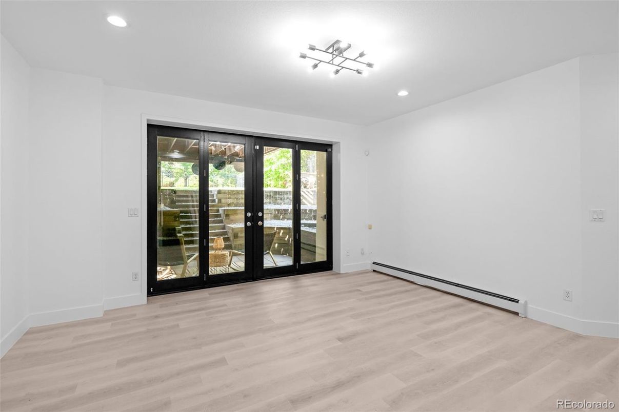 Empty room, Interior, Recessed Lighting, Wood Texture Flooring