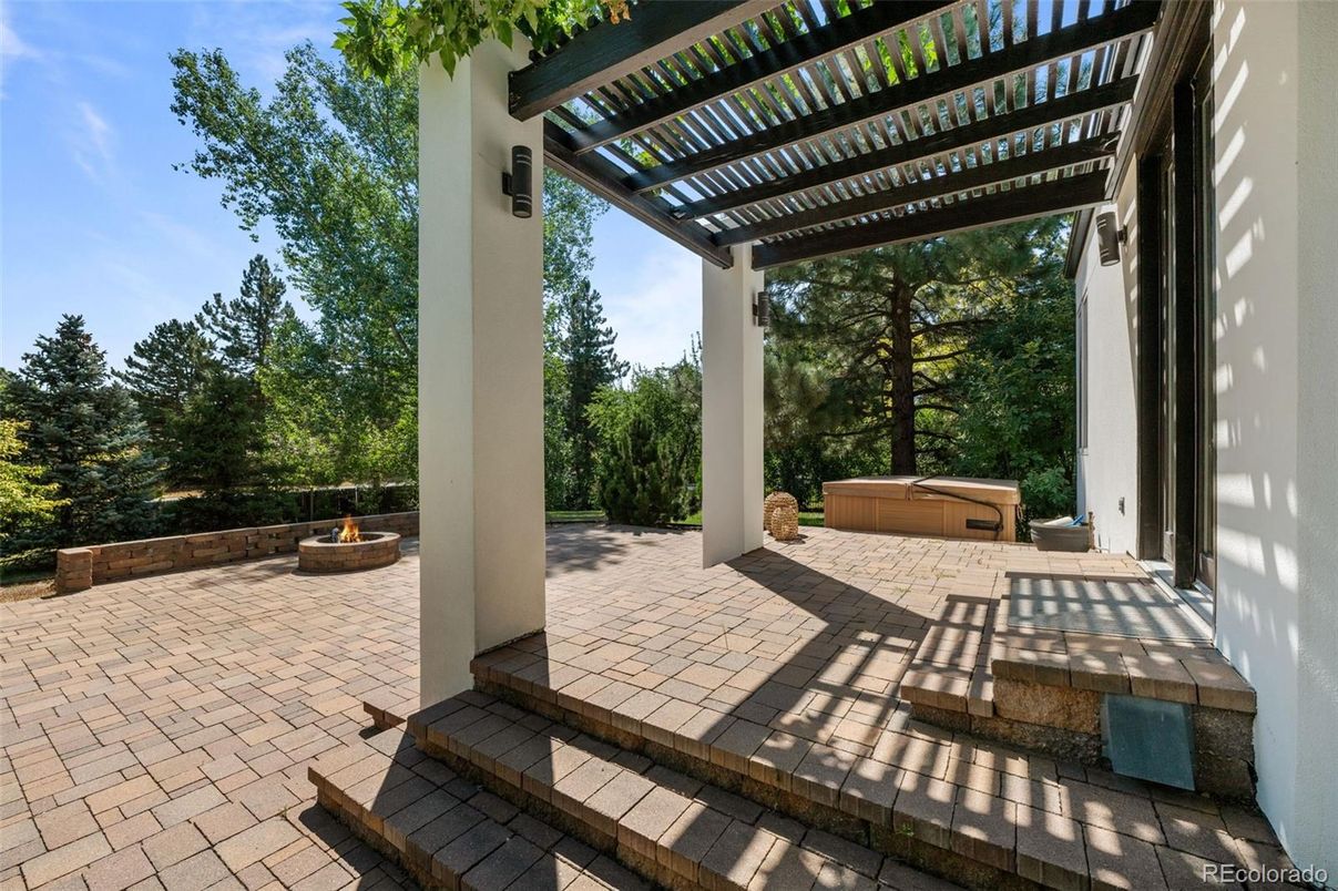 Exterior, Hot Tub