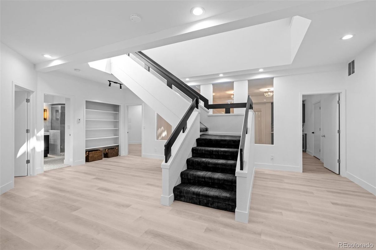 Interior, Recessed Lighting, Wood Texture Flooring