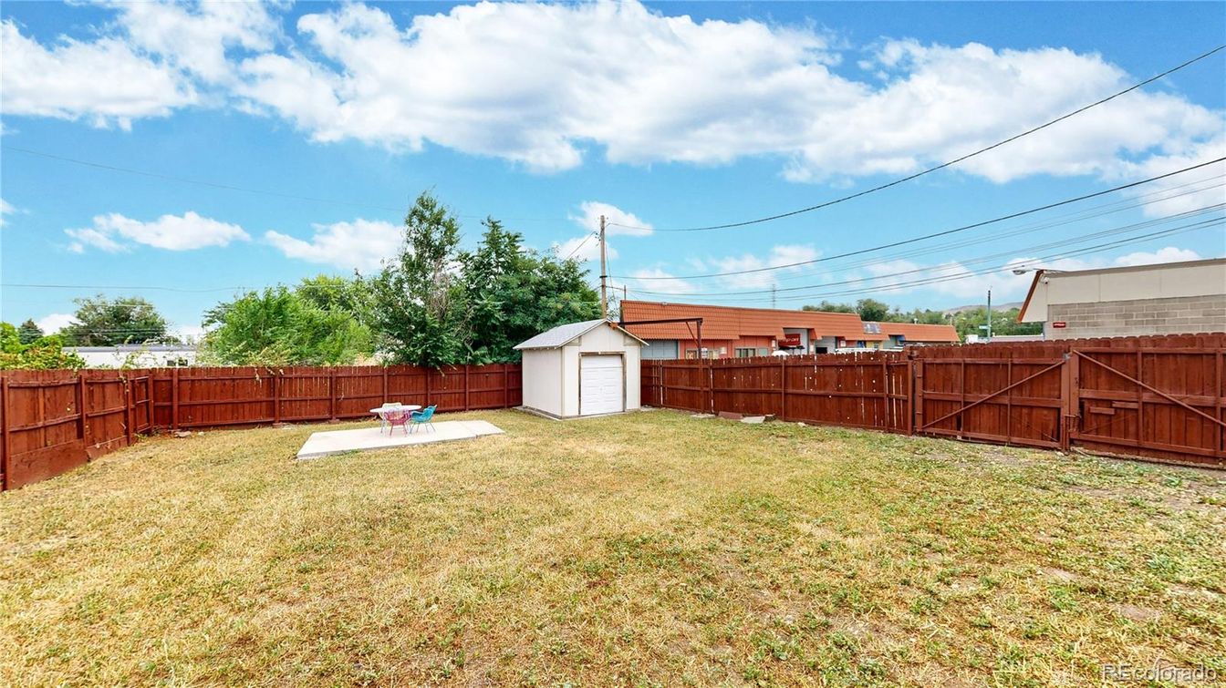 Backyard, Detached Garage, Exterior