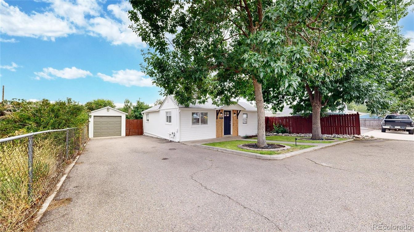 Detached Garage, Exterior