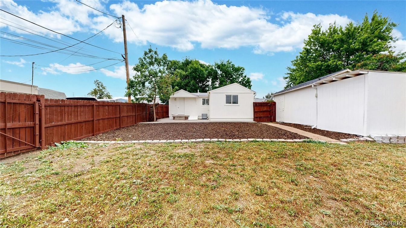 Backyard, Detached Garage, Exterior