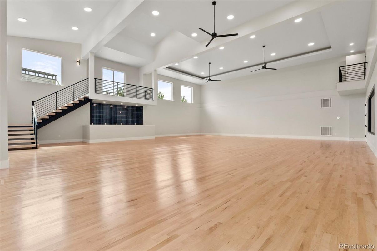 Empty room, Interior, Recessed Lighting, Wood Texture Flooring
