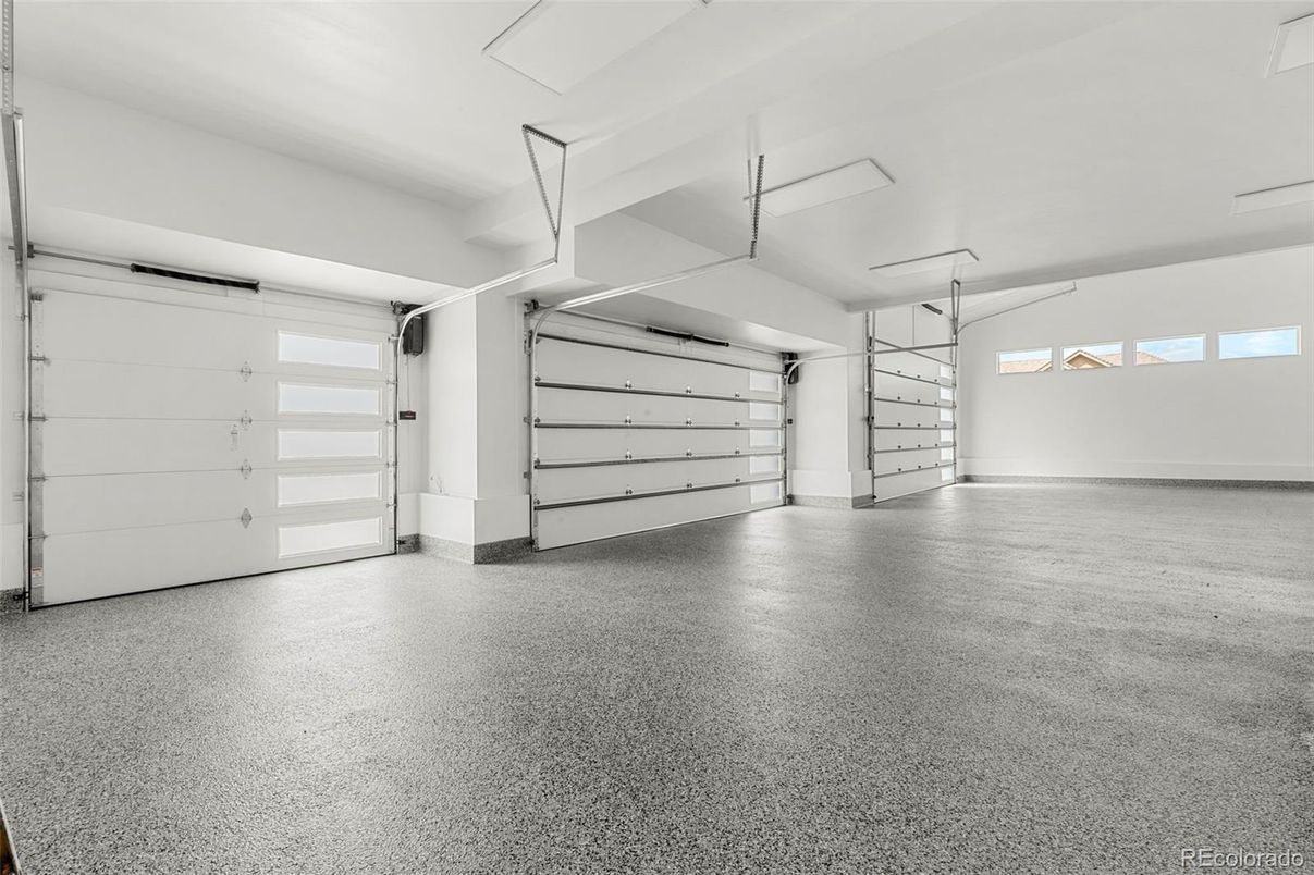 Garage, Interior