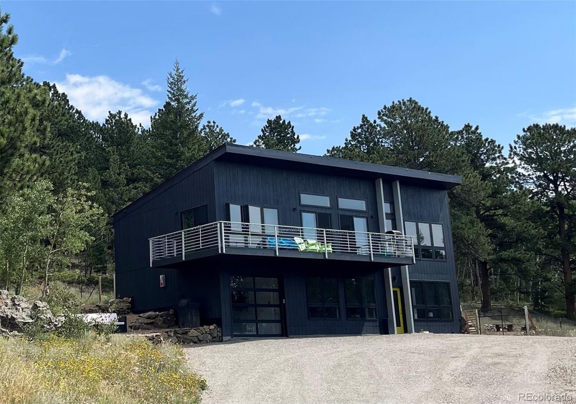 Backyard, Exterior, Facade, Modern