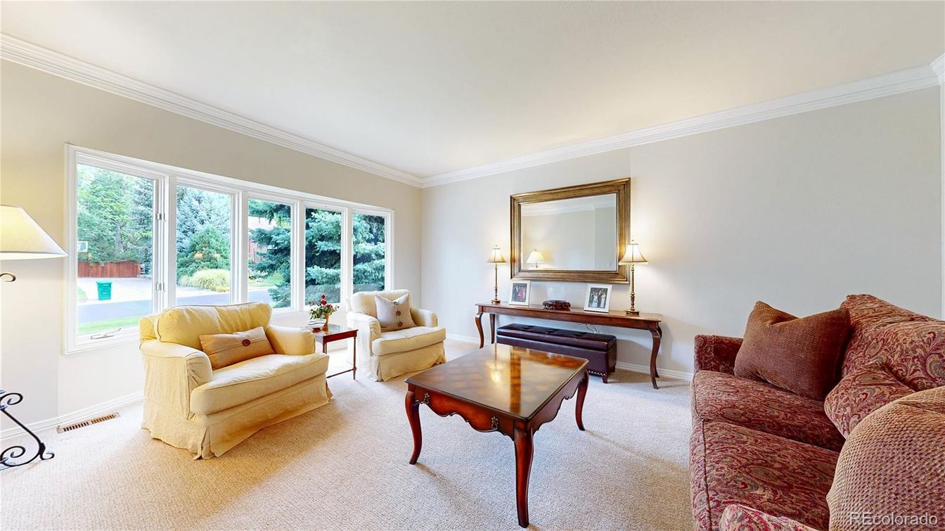 Interior, Living room, Piano