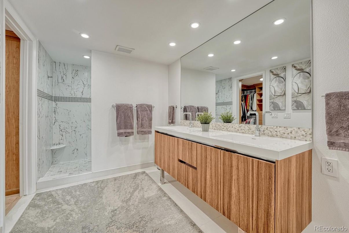 Bathroom, Interior, Marble Walls, Recessed Lighting