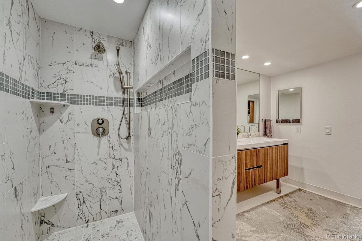 Bathroom, Interior, Marble Walls, Recessed Lighting