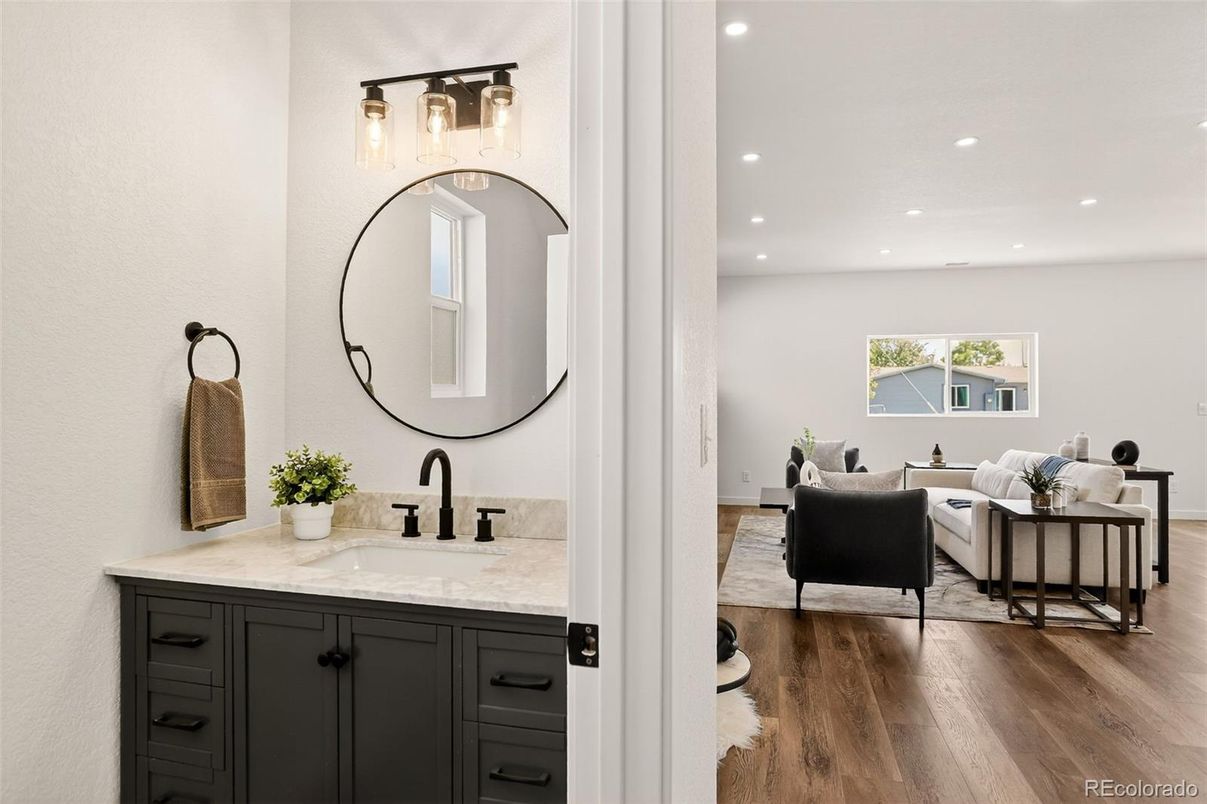 Bathroom, Interior, Living room, Recessed Lighting, Wood Texture Flooring
