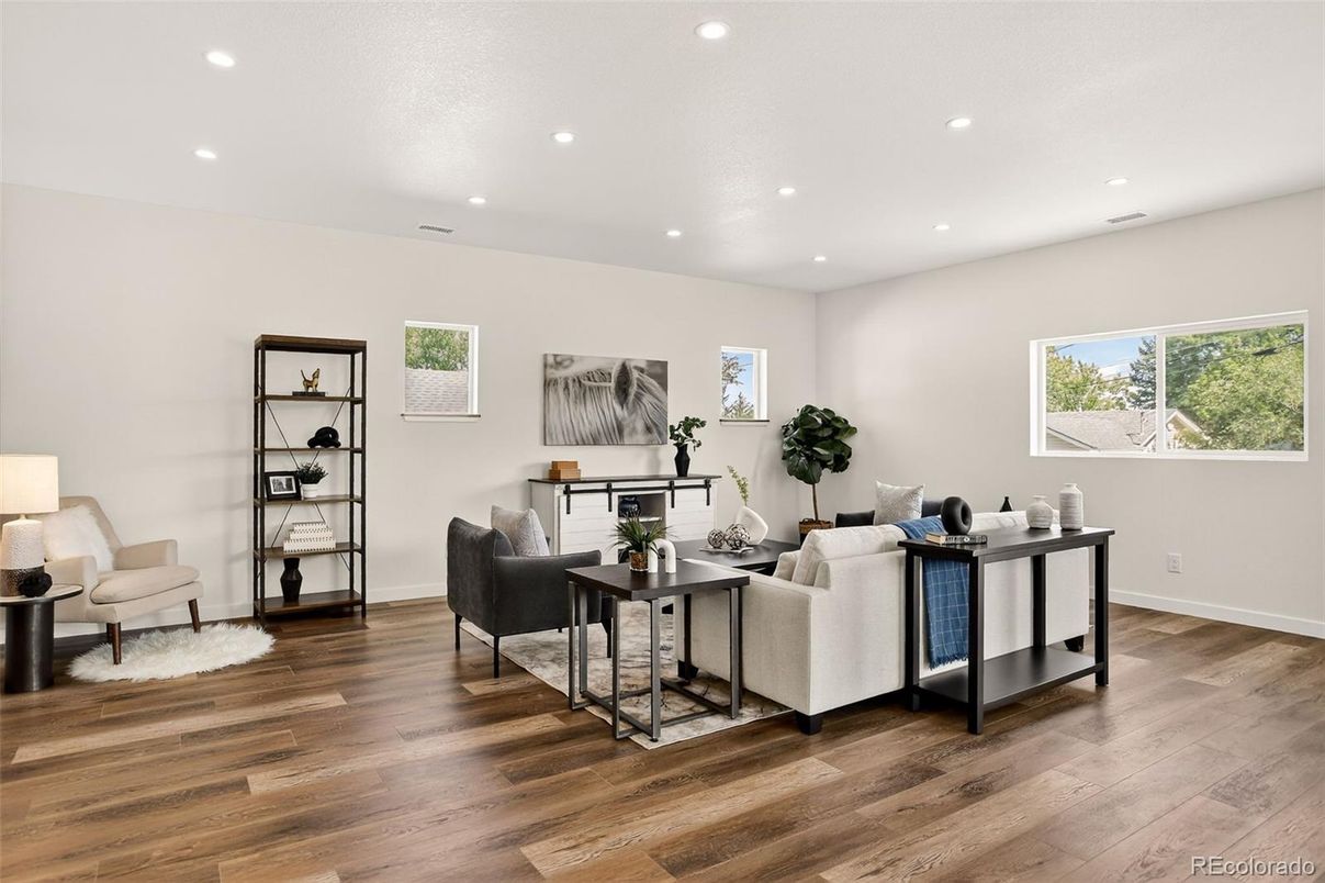 Interior, Living room, Recessed Lighting, Wood Texture Flooring
