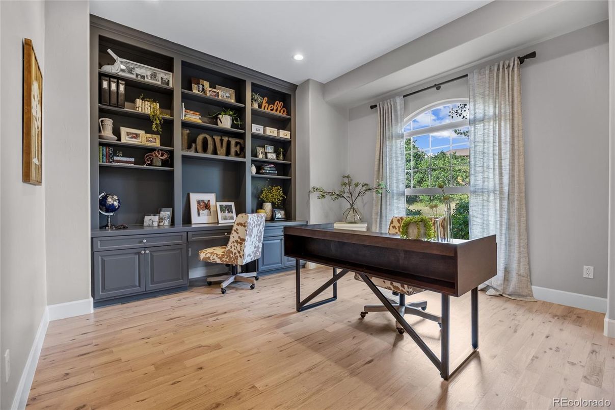 Home Office, Interior, Recessed Lighting, Wood Texture Flooring
