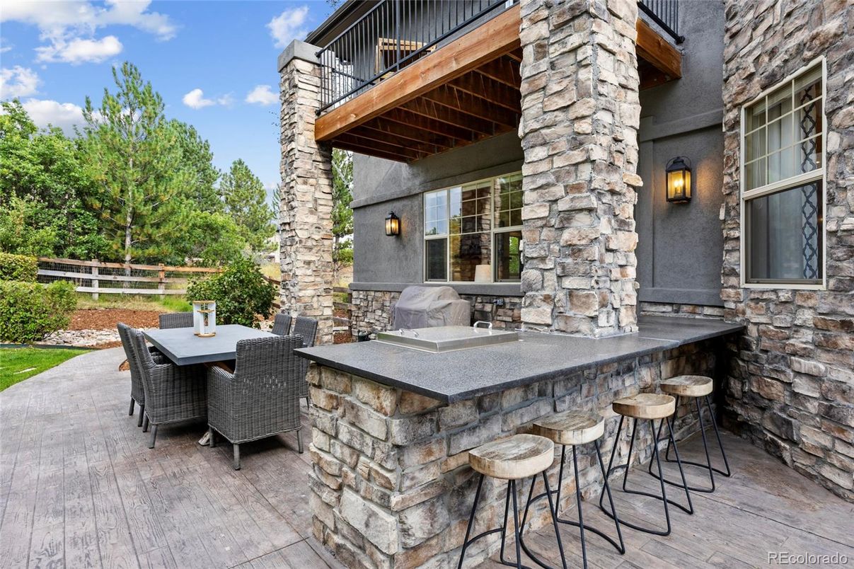 Exterior, Outdoor Kitchen