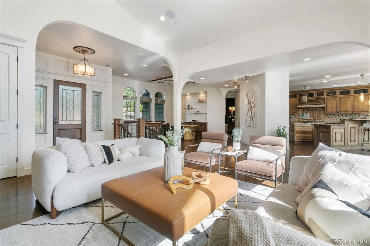 Dining room, Interior, Kitchen, Living room, Pendant Lights, Recessed Lighting, Wood Texture Flooring