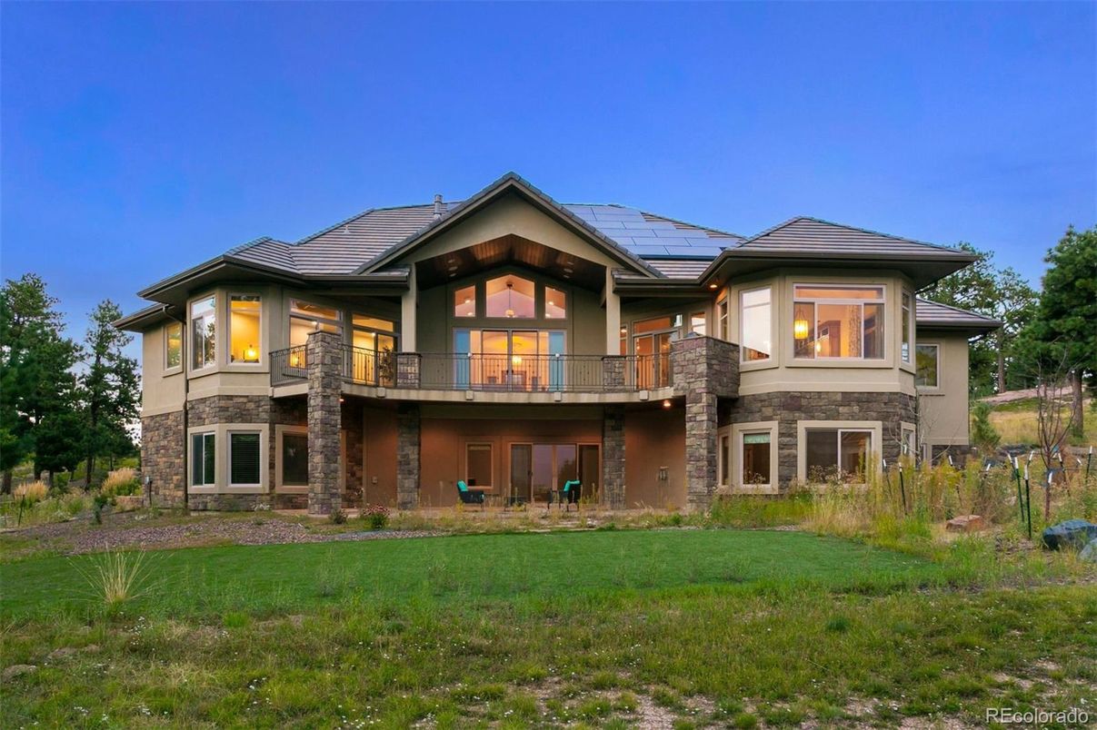 Backyard, Exterior, Facade, Modern