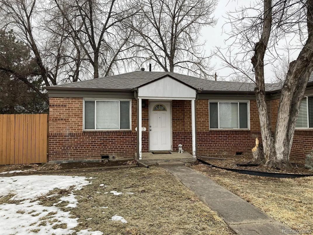 Exterior, Facade, Brick Facade, Ranch