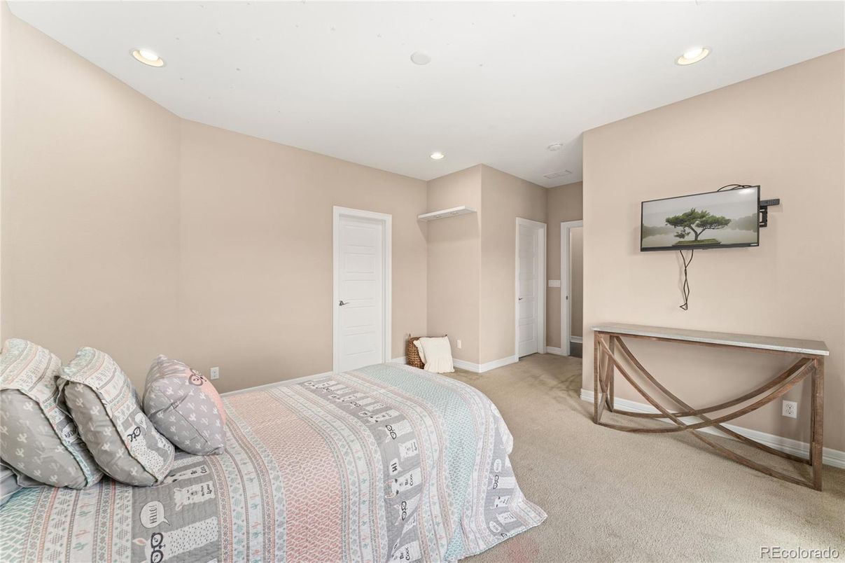 Bedroom, Interior, Recessed Lighting