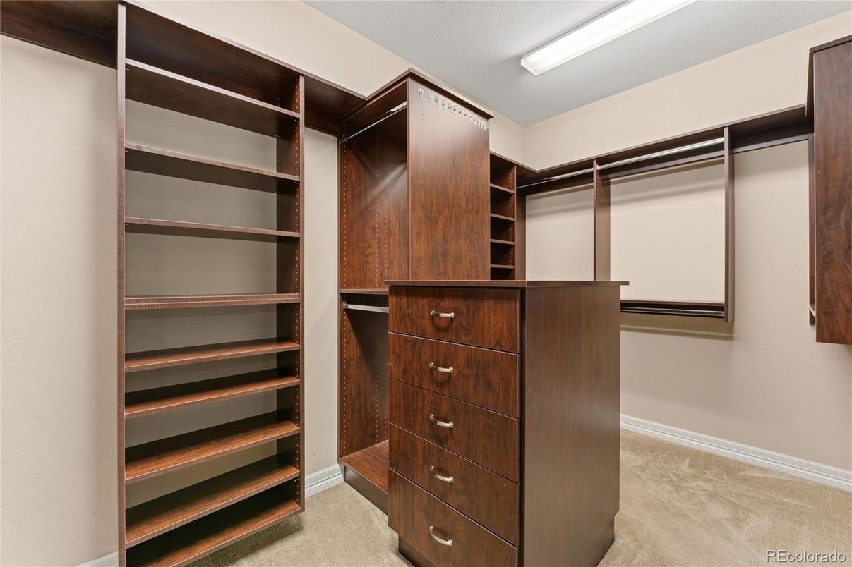 Interior, Walk-in Closets