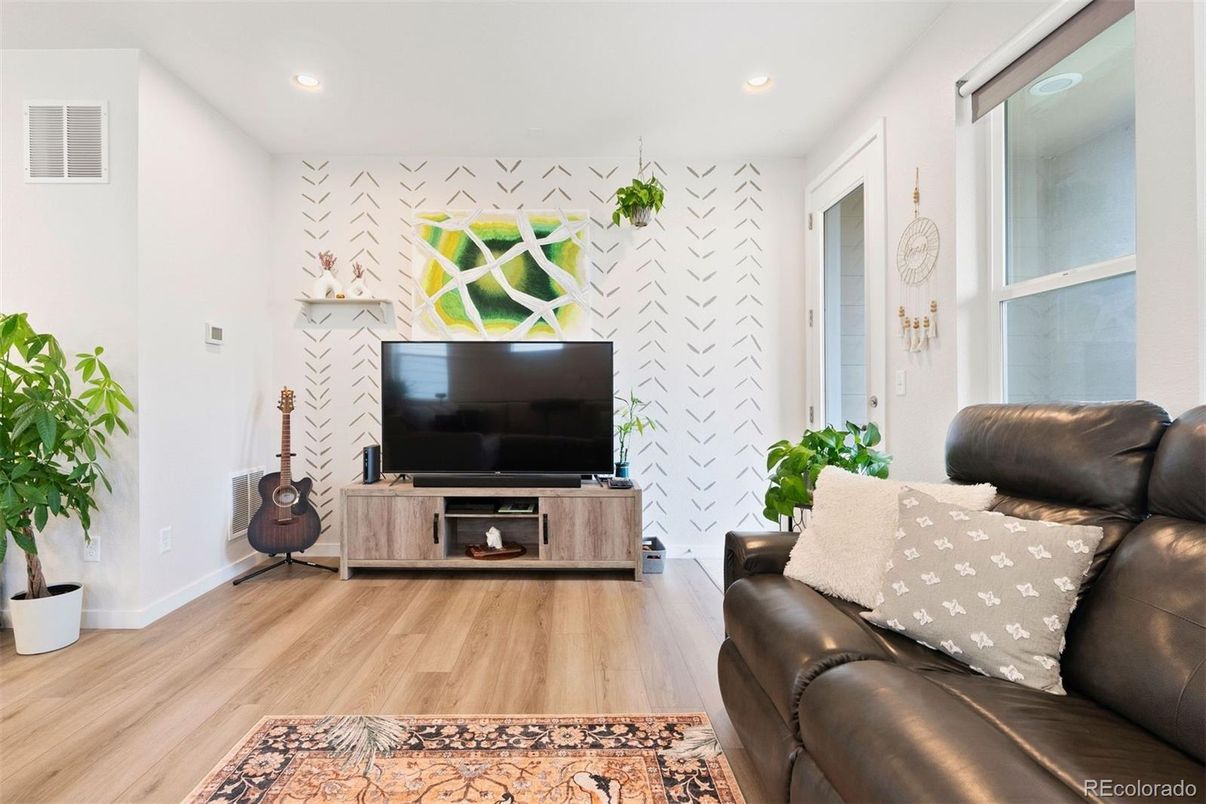 Interior, Recessed Lighting, Wood Texture Flooring
