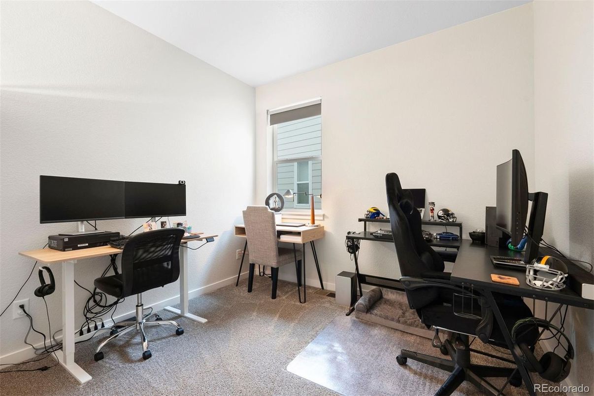 Home Office, Interior
