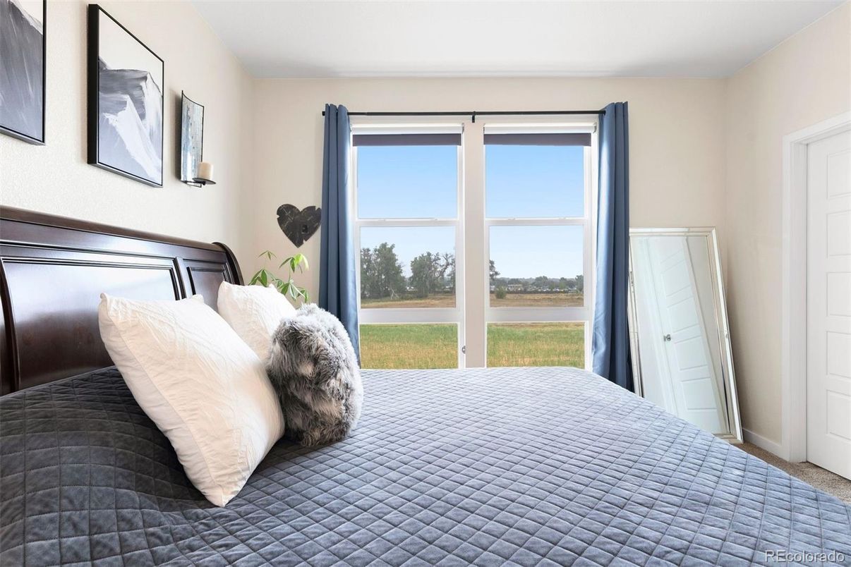 Bedroom, Interior, Water