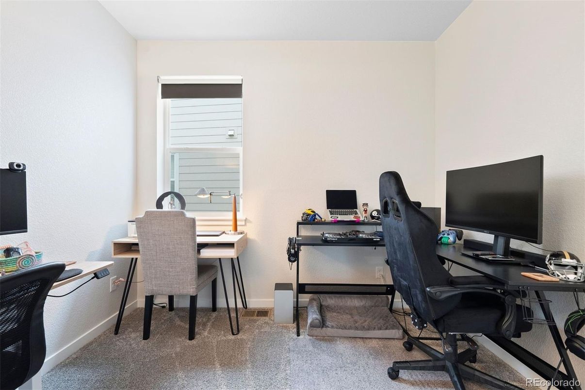 Home Office, Interior