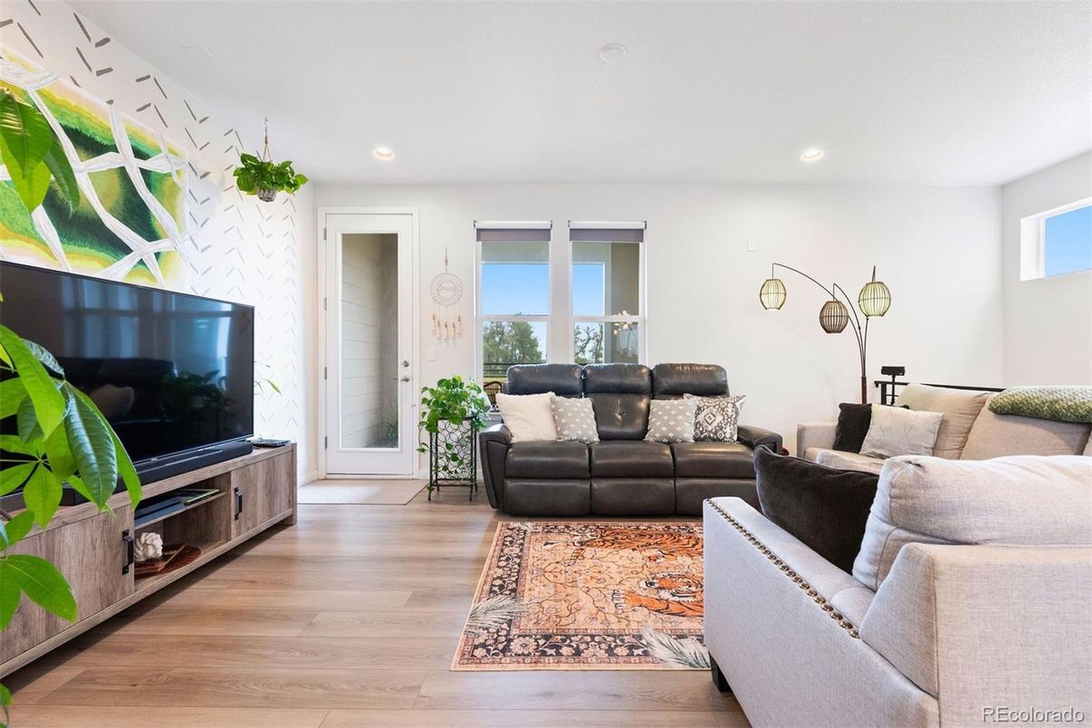 Interior, Living room, Recessed Lighting, Wood Texture Flooring