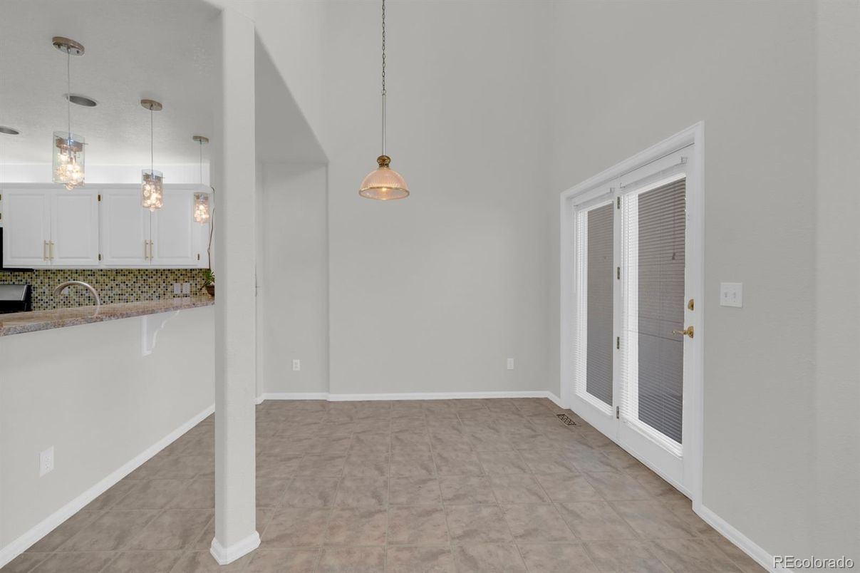 Empty room, Interior, Kitchen, Pendant Lights