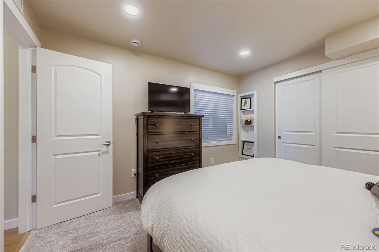 Bedroom, Interior, Recessed Lighting
