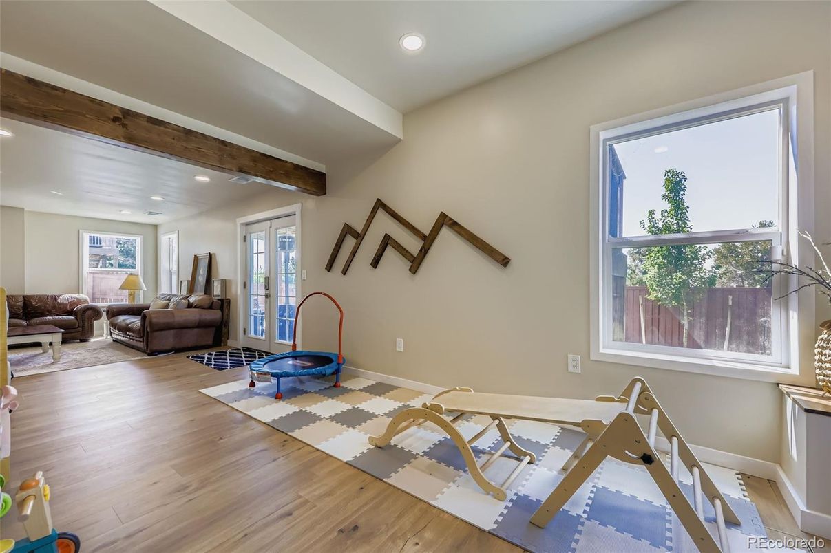 Interior, Living room, Recessed Lighting, Wooden Beams, Wood Texture Flooring
