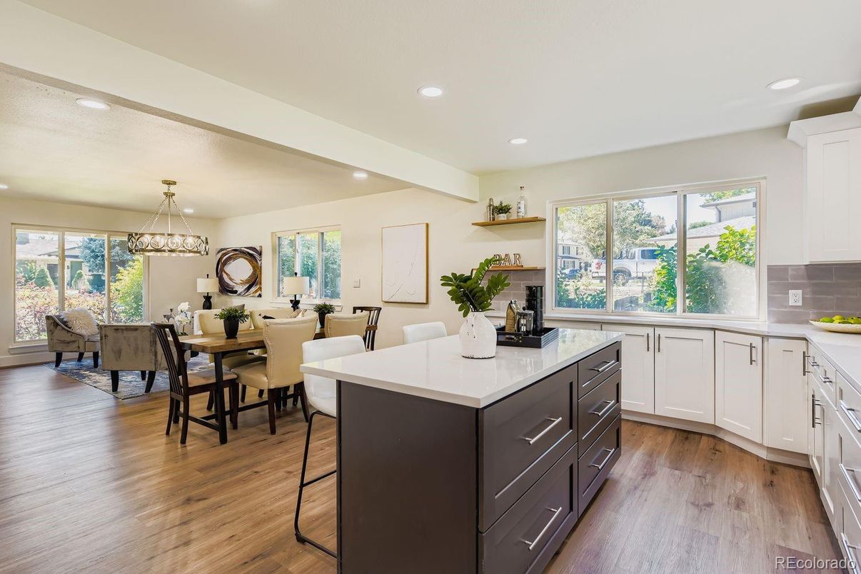 Chandelier, Dining room, Interior, Kitchen, Pendant Lights, Recessed Lighting, Wood Texture Flooring
