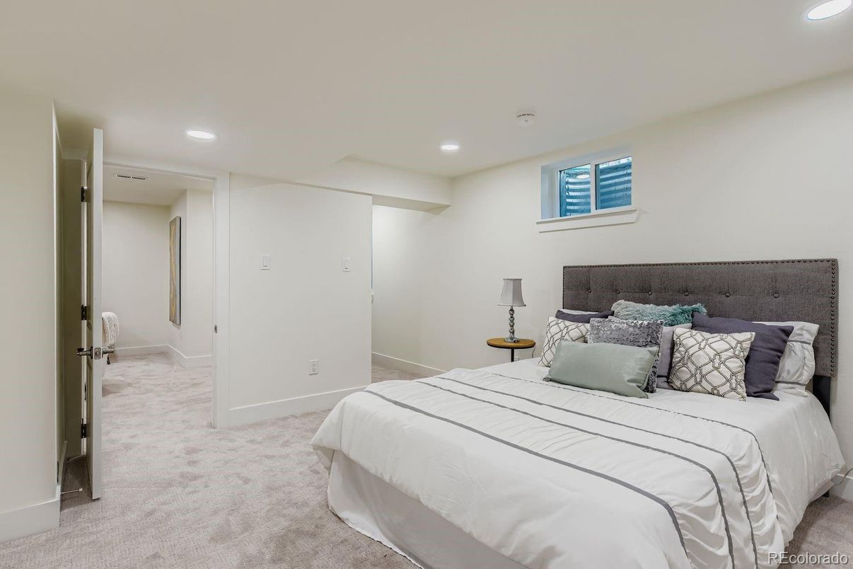 Bedroom, Interior, Recessed Lighting