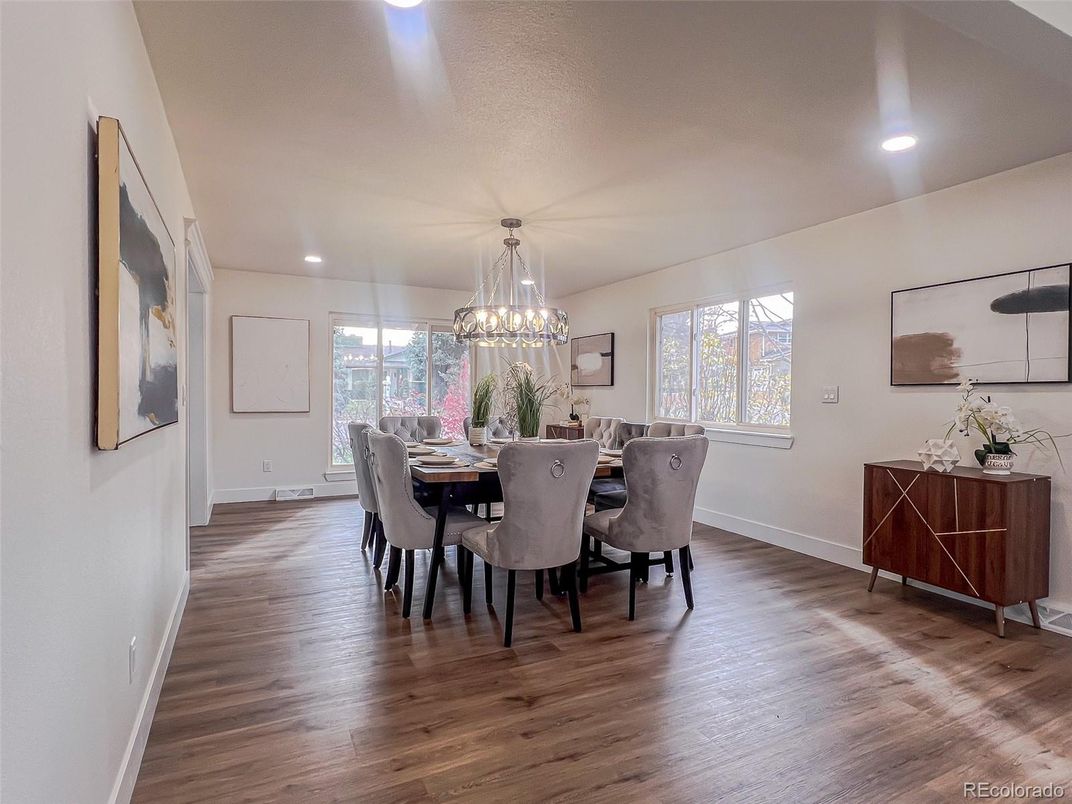 Chandelier, Dining room, Interior, Recessed Lighting, Wood Texture Flooring